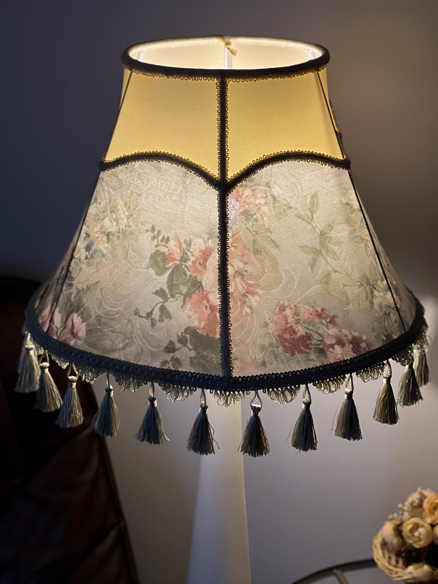 Luxury Floral Rose Fringed Lampshade for Floor Lamps. 3605