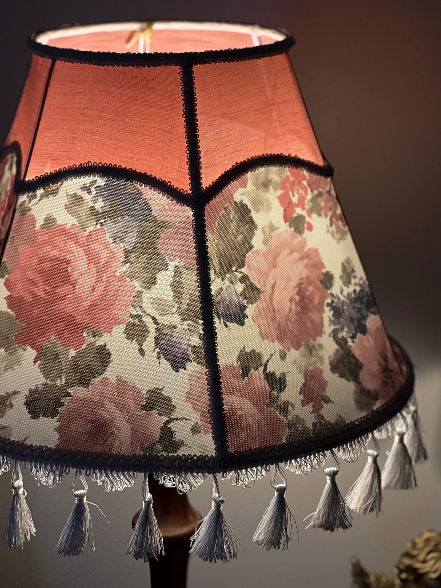 Lampshade. Victorian Rose Silk Lampshade with Floral Pattern and Fringe. 3601