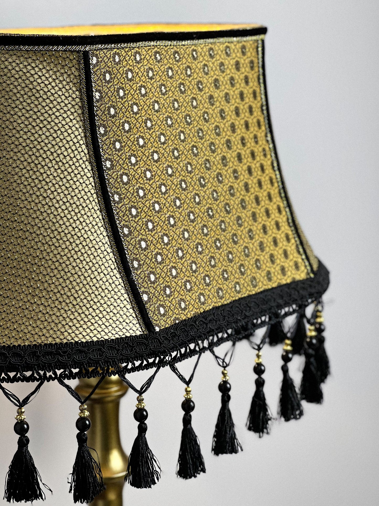 Lampshade. Art Deco Opulence Lampshade with Fringe and Tassel Detai. 5305