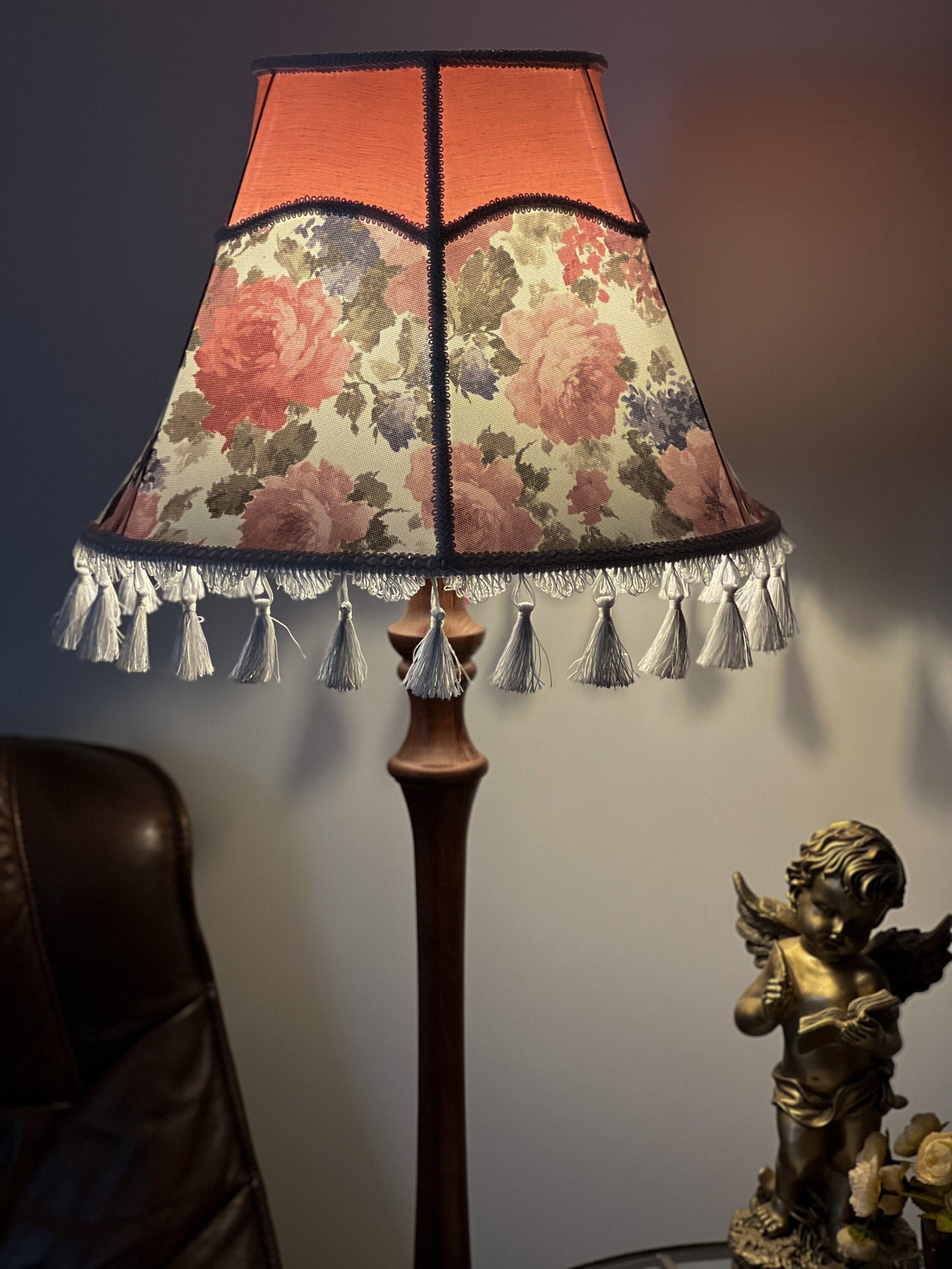 Lampshade. Victorian Rose Silk Lampshade with Floral Pattern and Fringe. 3601