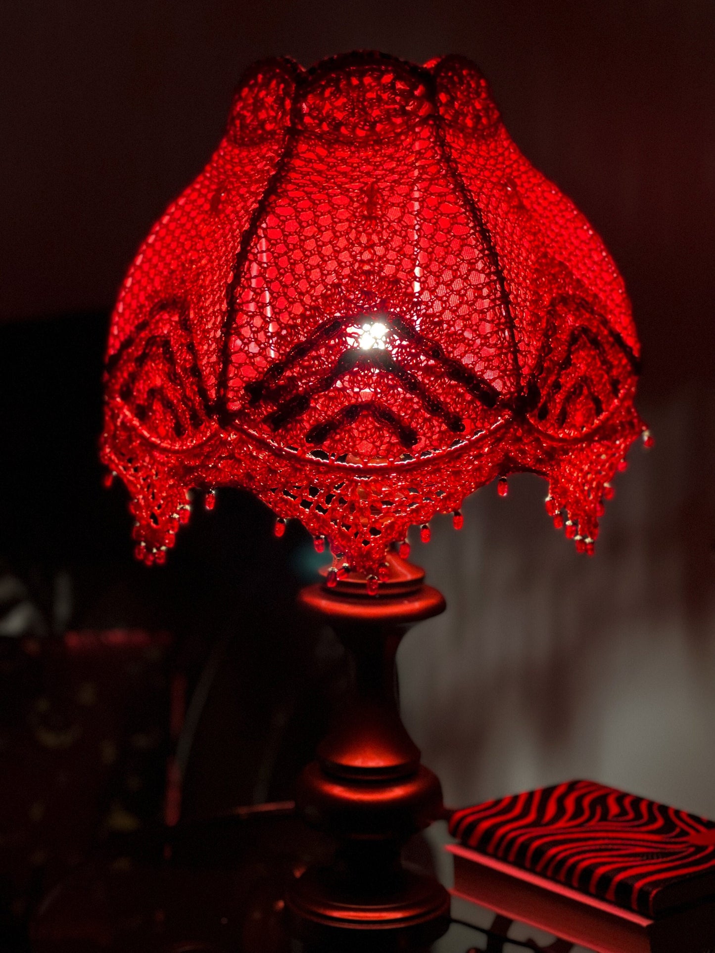 Crochet Vintage Red Table Lamp with Wood Lamp Base. PRODUCT TO ORDER. 410301