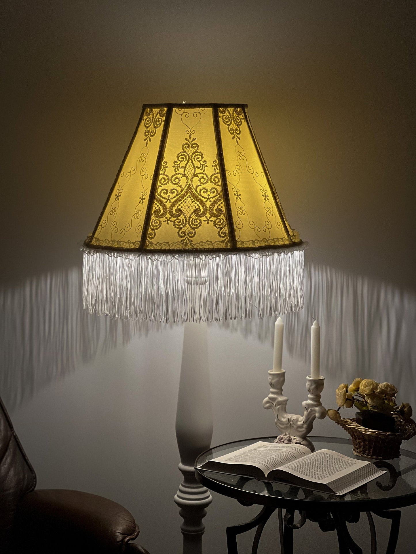 Victorian lampshade. Cream patterned lampshade with long fringe. 1106