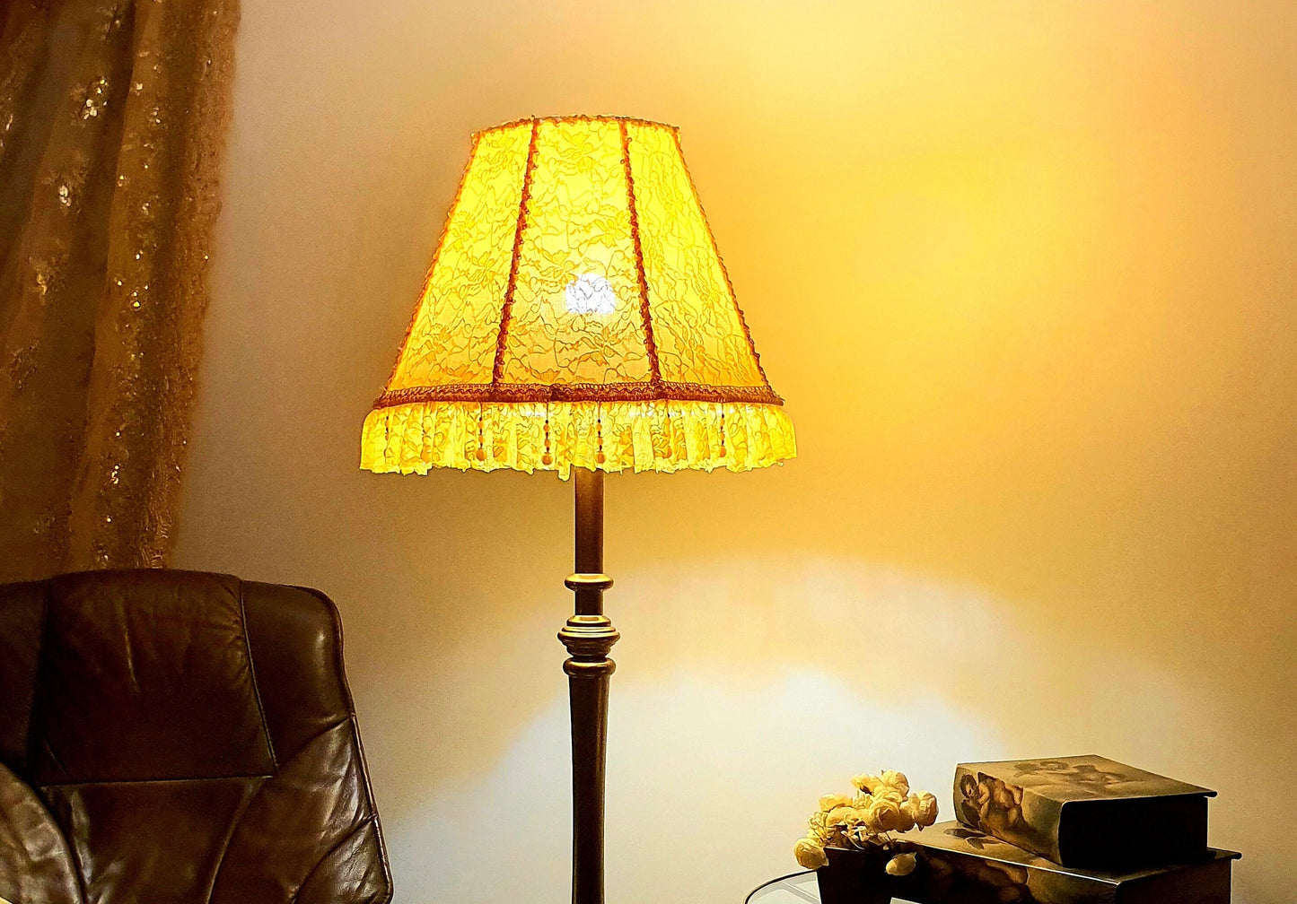 Yellow lampshade. Handmade Victorian lampshade made of silk fabric and fringe. 1114