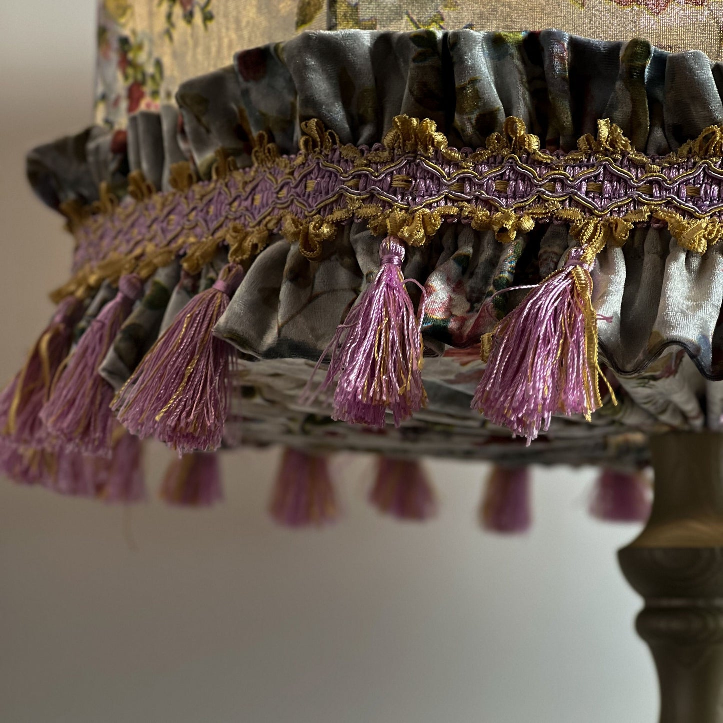 Exquisite Art Deco Victorian Lampshade: Unveiling Timeless Elegance. 6907