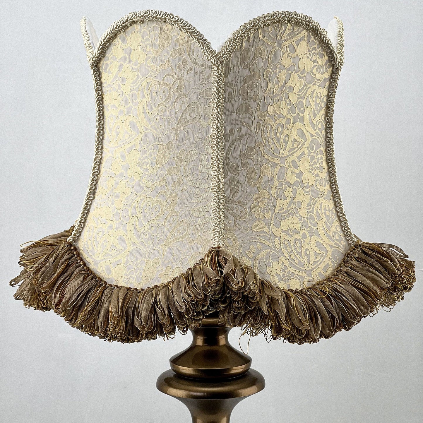 Lampshade, golden cream shade for a bedside lamp. Antique charm. 6604
