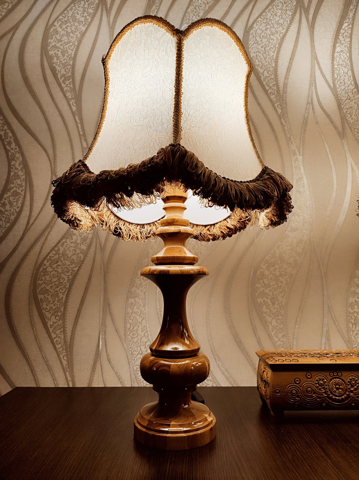 Table lamp, art deco lamp, white lamp, pair of lamps. 6604
