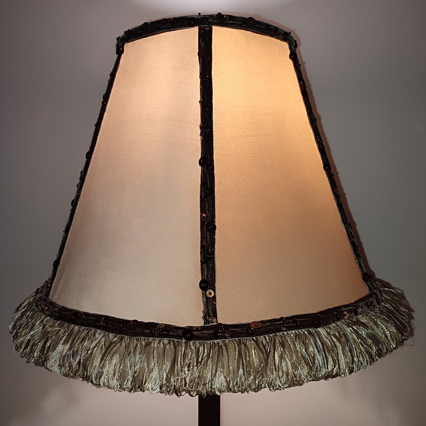 Vintage lampshade with sequins and fringe. American mount. 0501