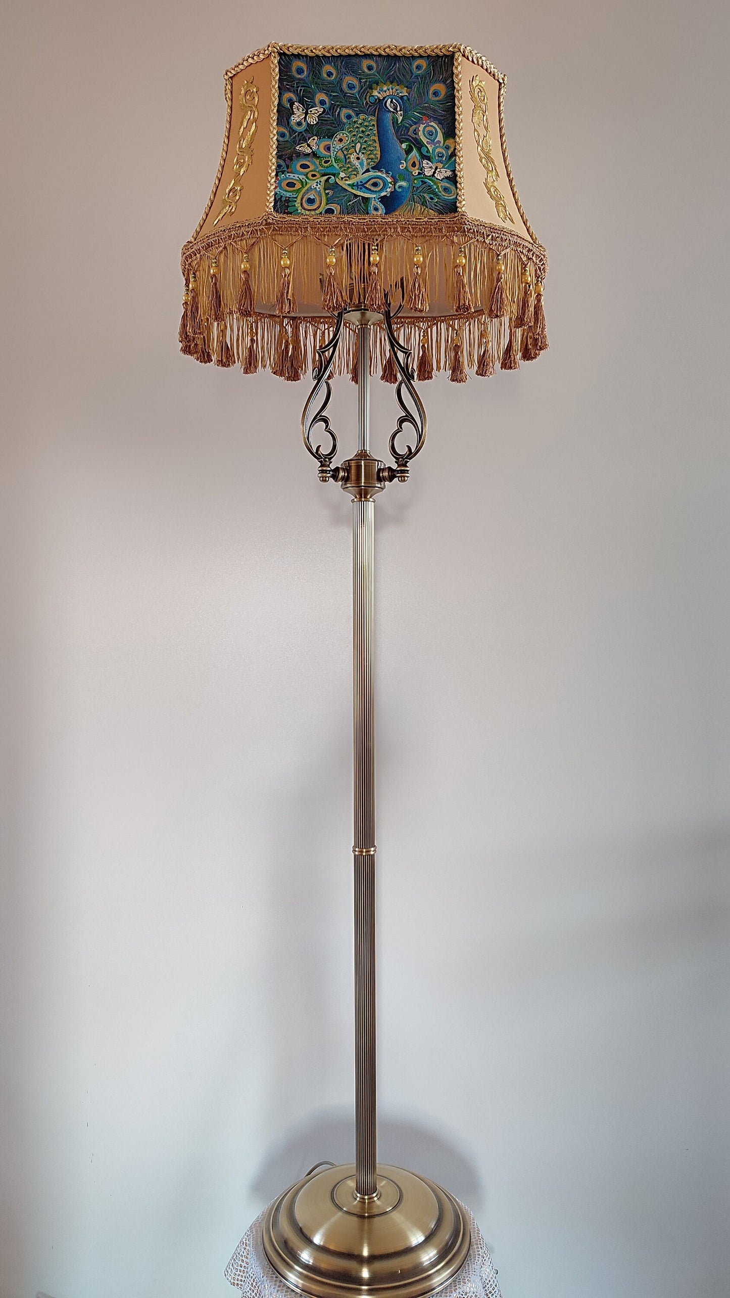 Peacock majesty: a handmade Victorian floor lamp with artistic painting and brass base. 5310