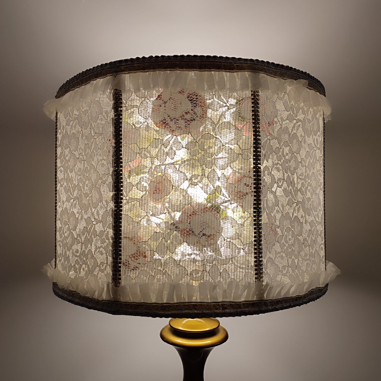 Lampshade with flowers, handmade floral lampshade. 4001