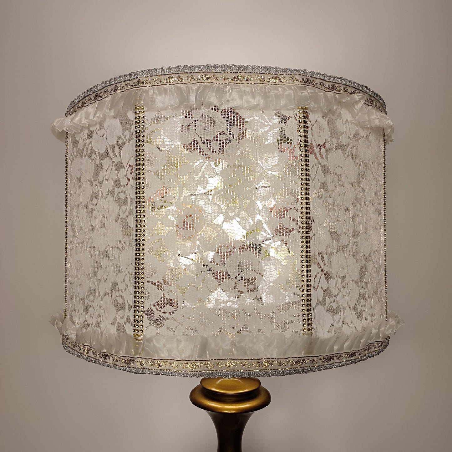 Lampshade with flowers, handmade floral lampshade. 4001