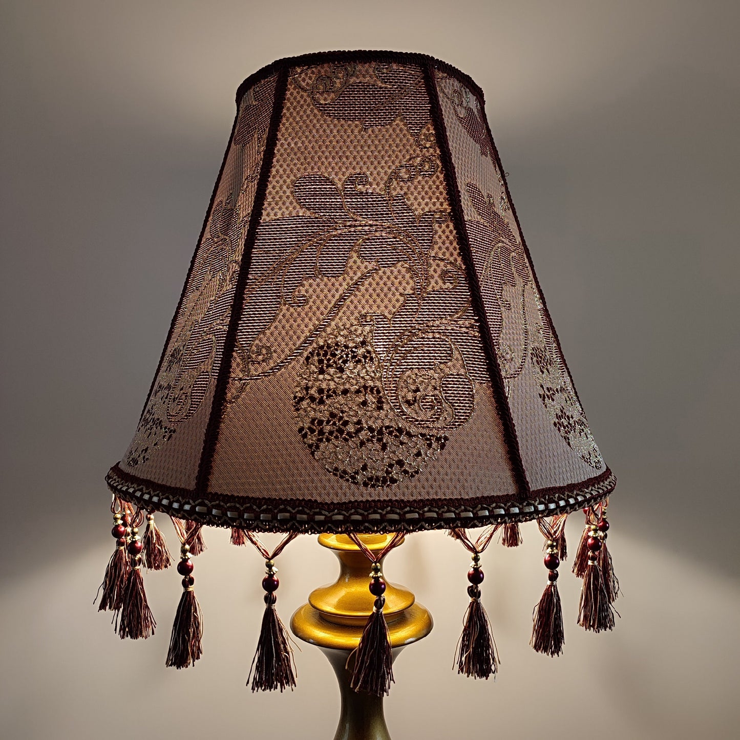 Retro burgundy lampshade with an elegant tassel and beaded details. 4503