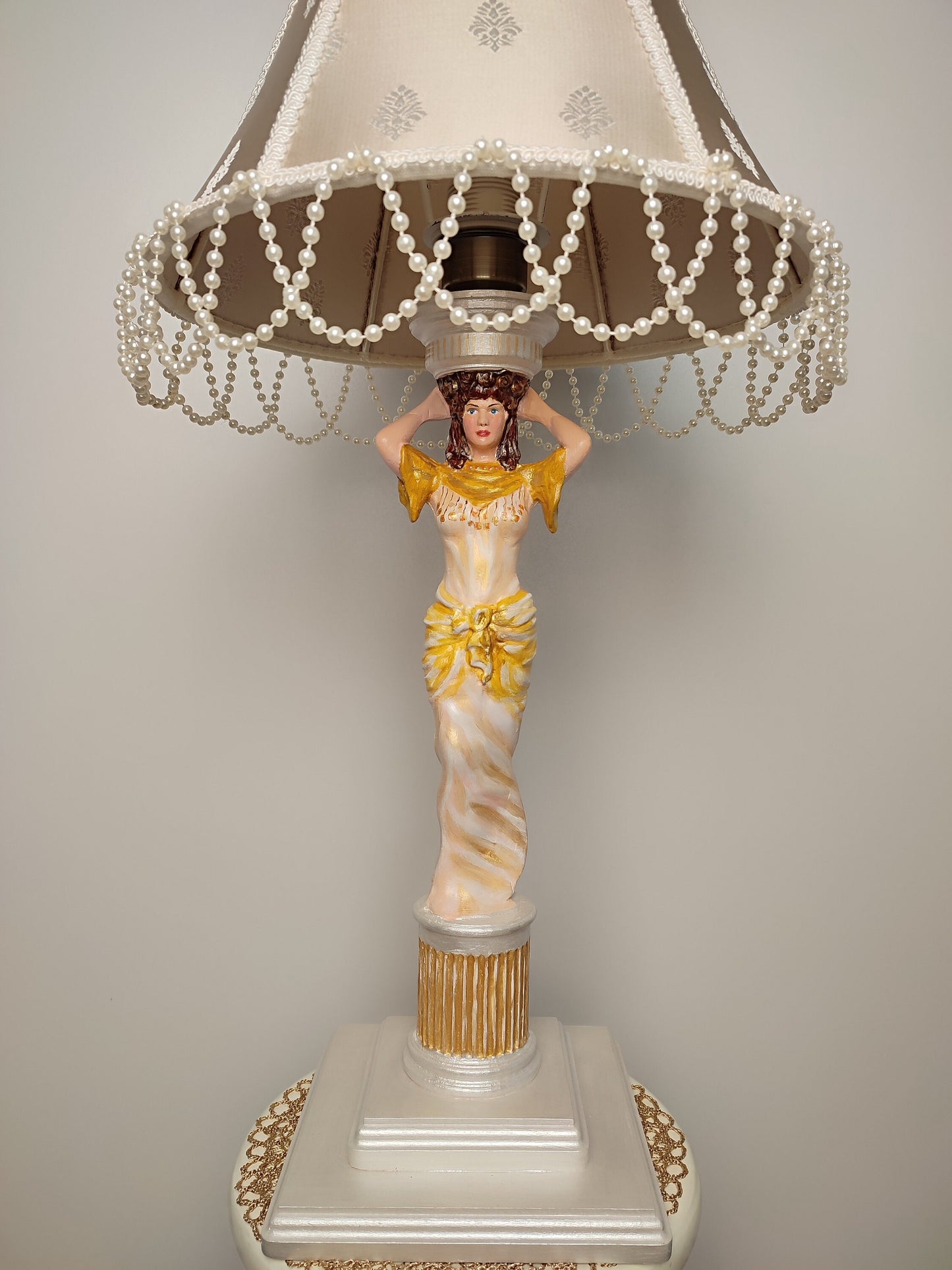 Table lamp, Victorian table lamp, decorative statuette lamp, bedside lamp, handmade home lamp. 8101