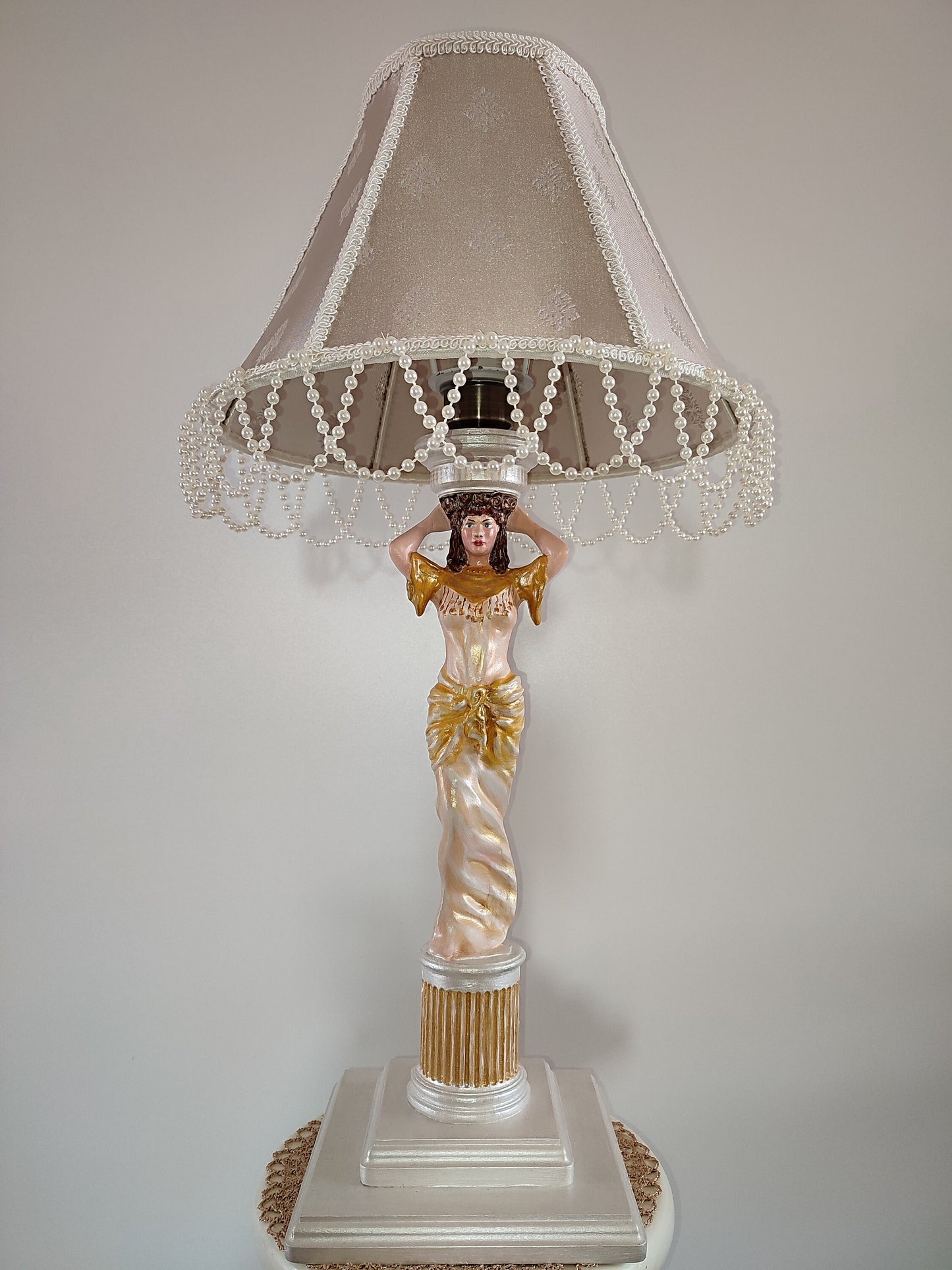 Table lamp, Victorian table lamp, decorative statuette lamp, bedside lamp, handmade home lamp. 8101