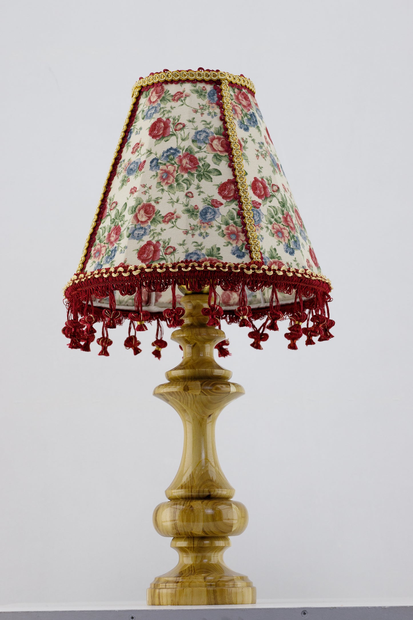 Handmade table lamp, flower lamp. 540103