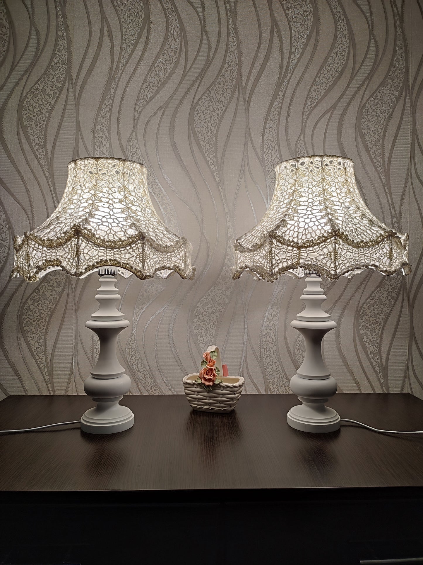 Table lamp, bedside. A chic table lamp in pastel white color with a delicate lace shade. 1301