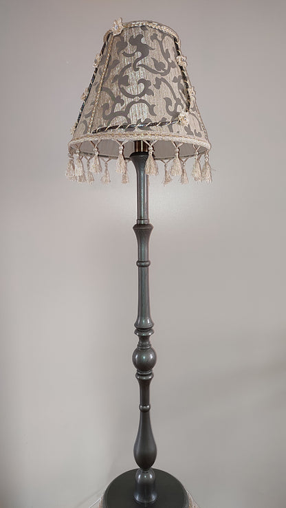 Floor lamp with an exquisite Victorian shade decorated with elegant tassels. 0206