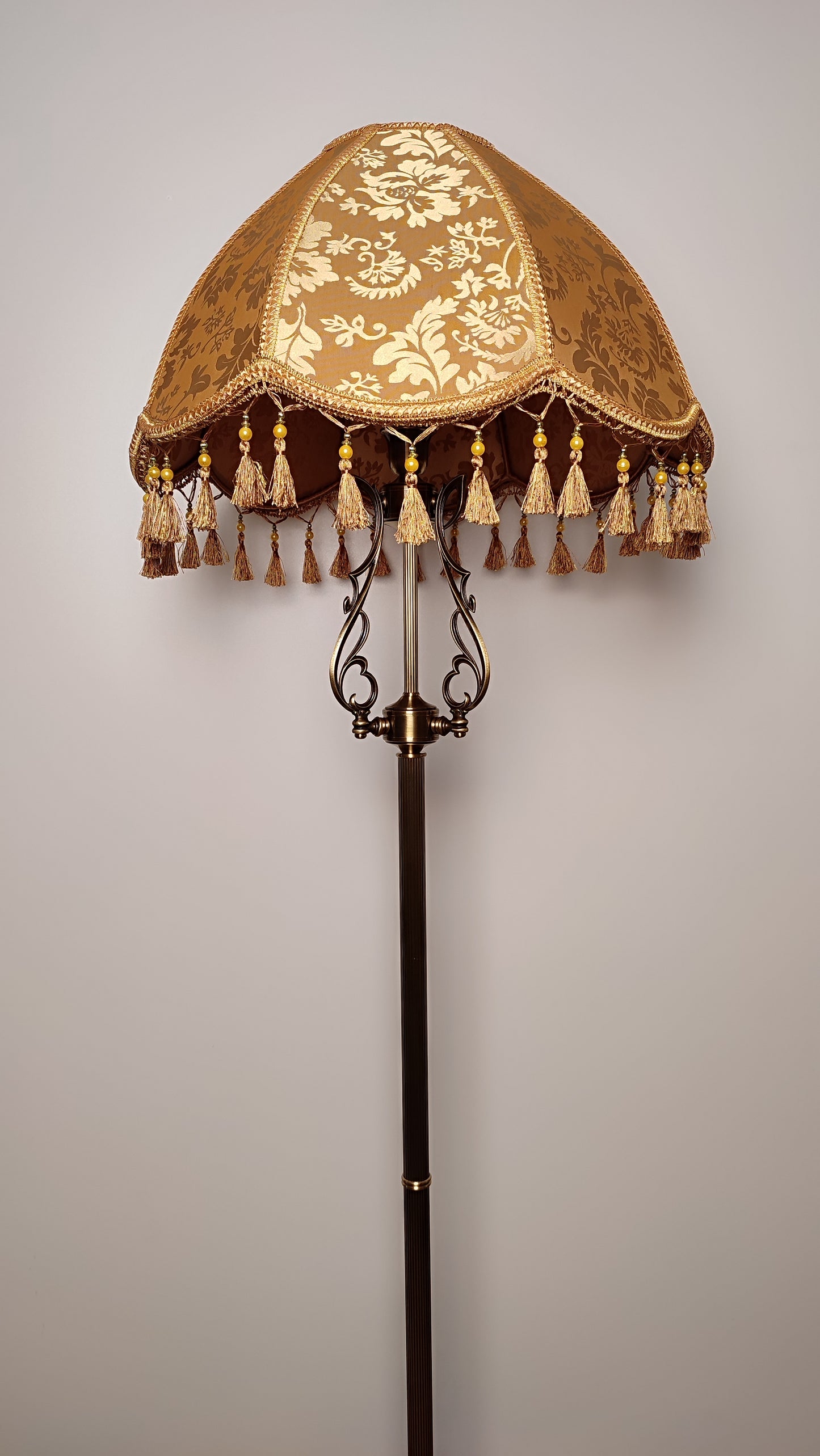 Floor lamp, lamp floor, Victorian Style, fabric lampshade, brass lamp base. 2602м