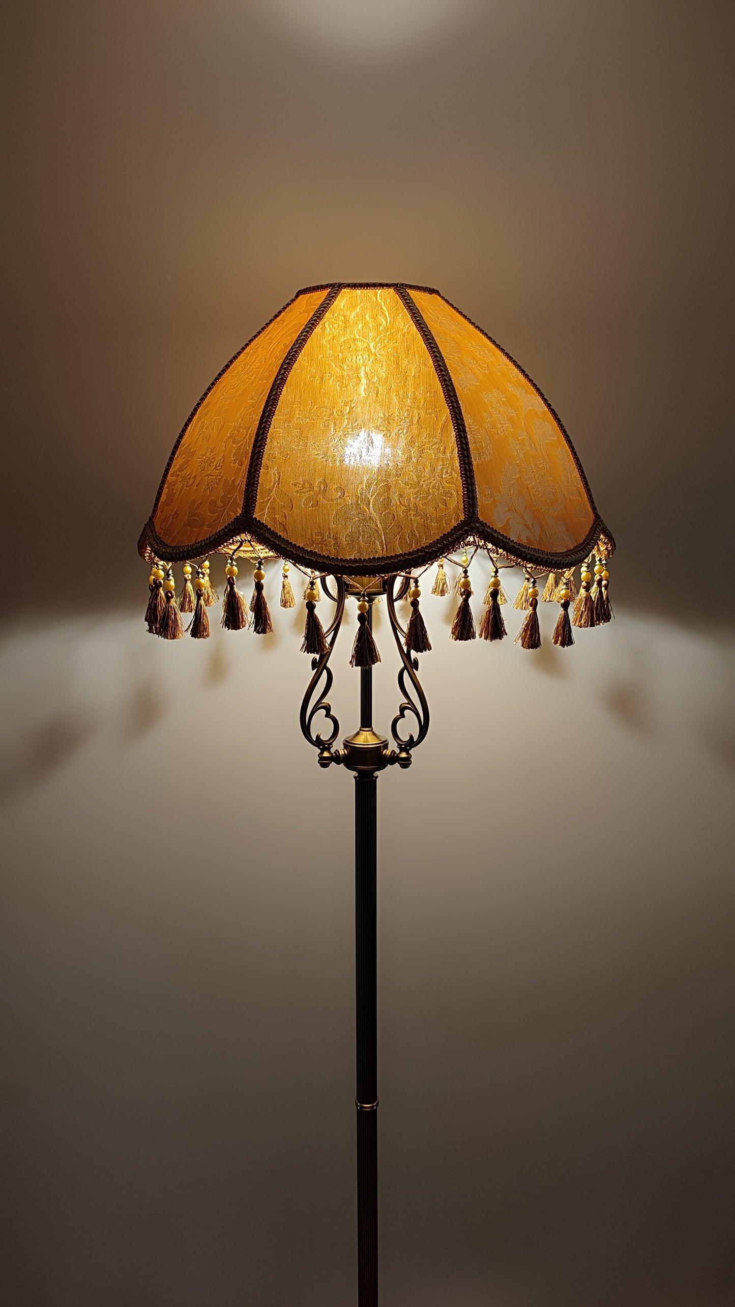 Floor lamp, lamp floor, Victorian Style, fabric lampshade, brass lamp base. 2602м