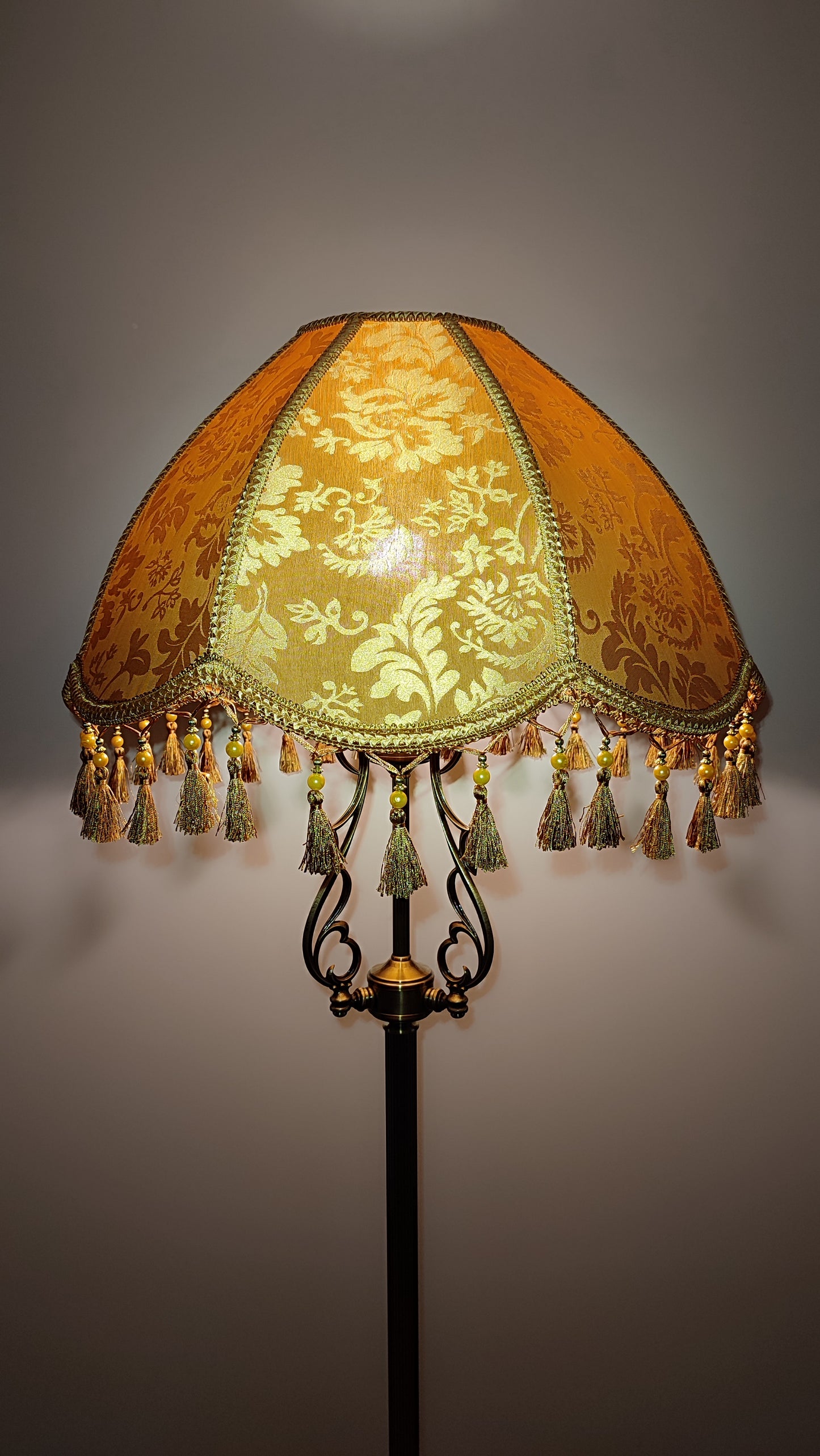 Floor lamp, lamp floor, Victorian Style, fabric lampshade, brass lamp base. 2602м