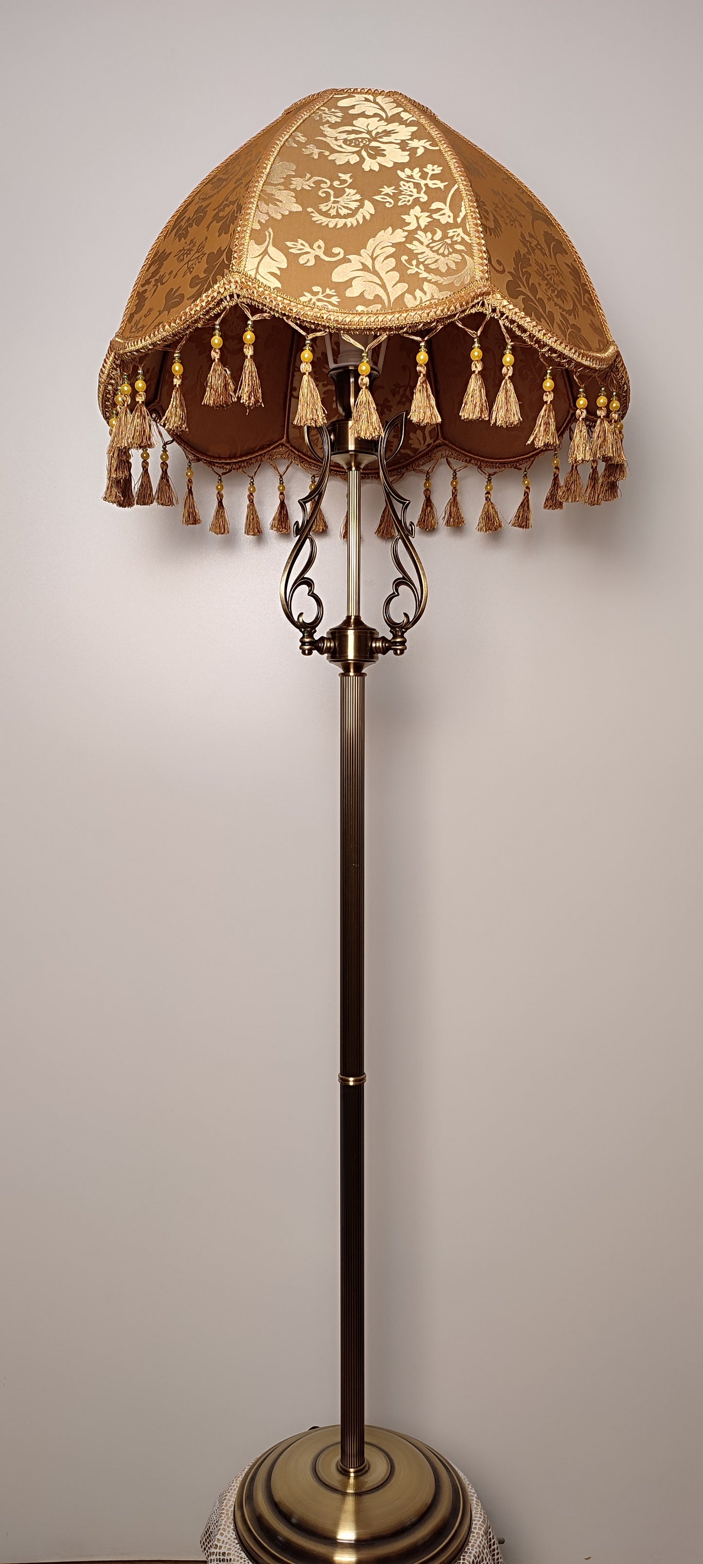 Floor lamp, lamp floor, Victorian Style, fabric lampshade, brass lamp base. 2602м
