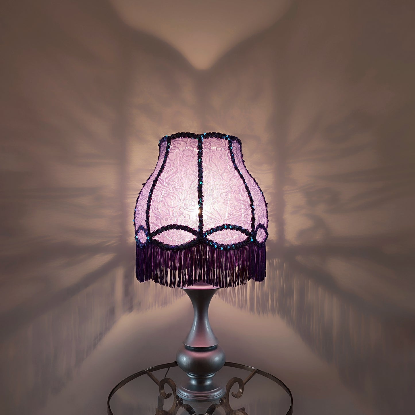 Table lamp,lilac lamp, decorative lamp, bedside table lamp, fabric lampshade. 5001