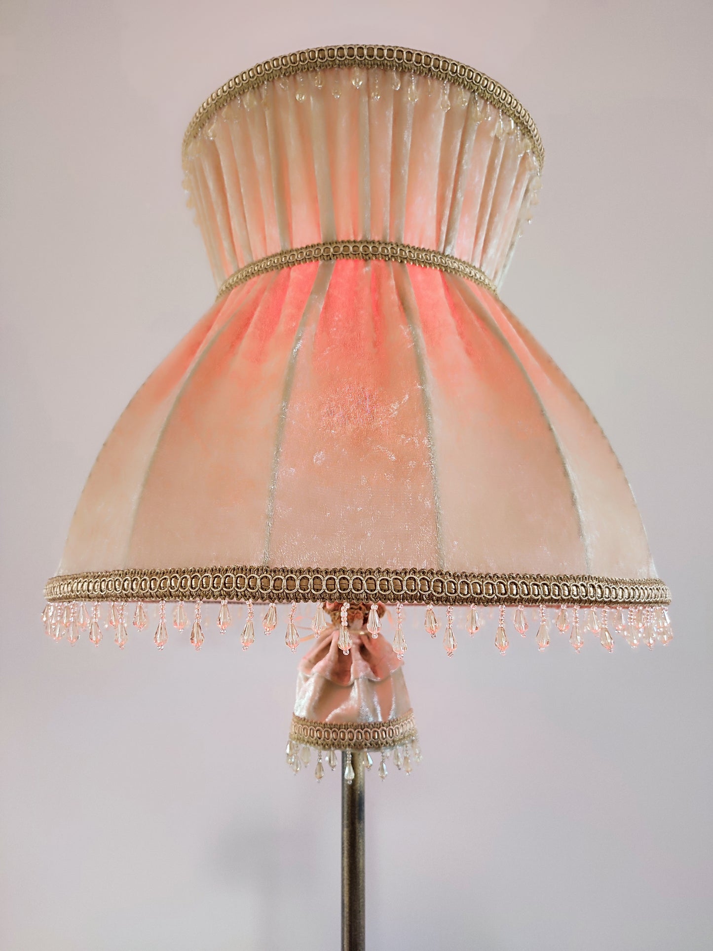 Wholesale floor lamp Havana 01 – Elegant Floor Lamp with Beige Velvet Shade