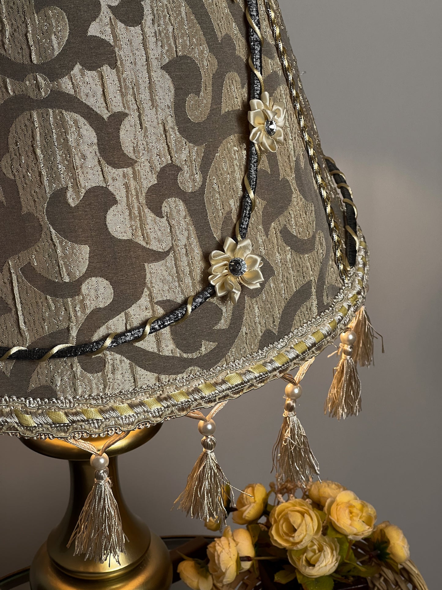 Handmade Silk Floral Lampshade with Fringe: Cozy Home Decor. № 0206