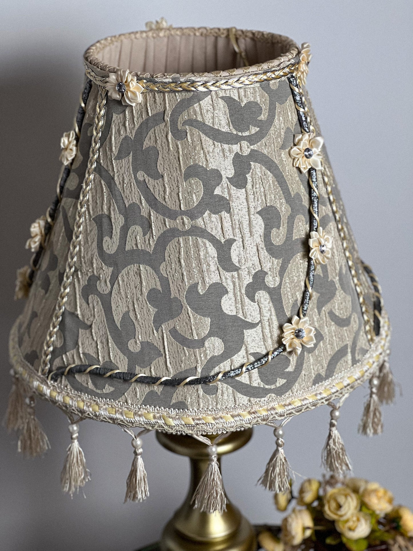 Handmade Silk Floral Lampshade with Fringe: Cozy Home Decor. № 0206