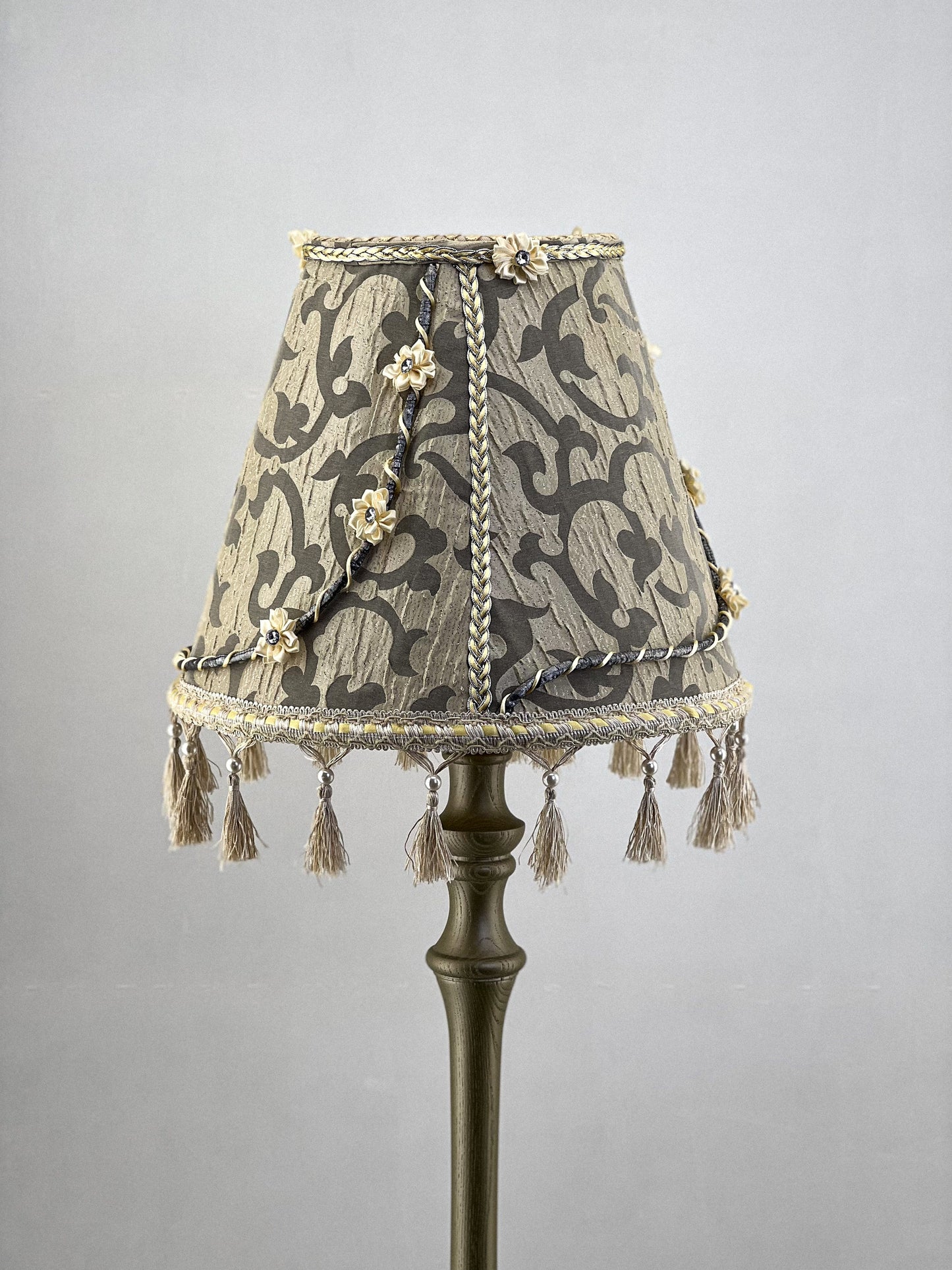 Handmade Silk Floral Lampshade with Fringe: Cozy Home Decor. № 0206