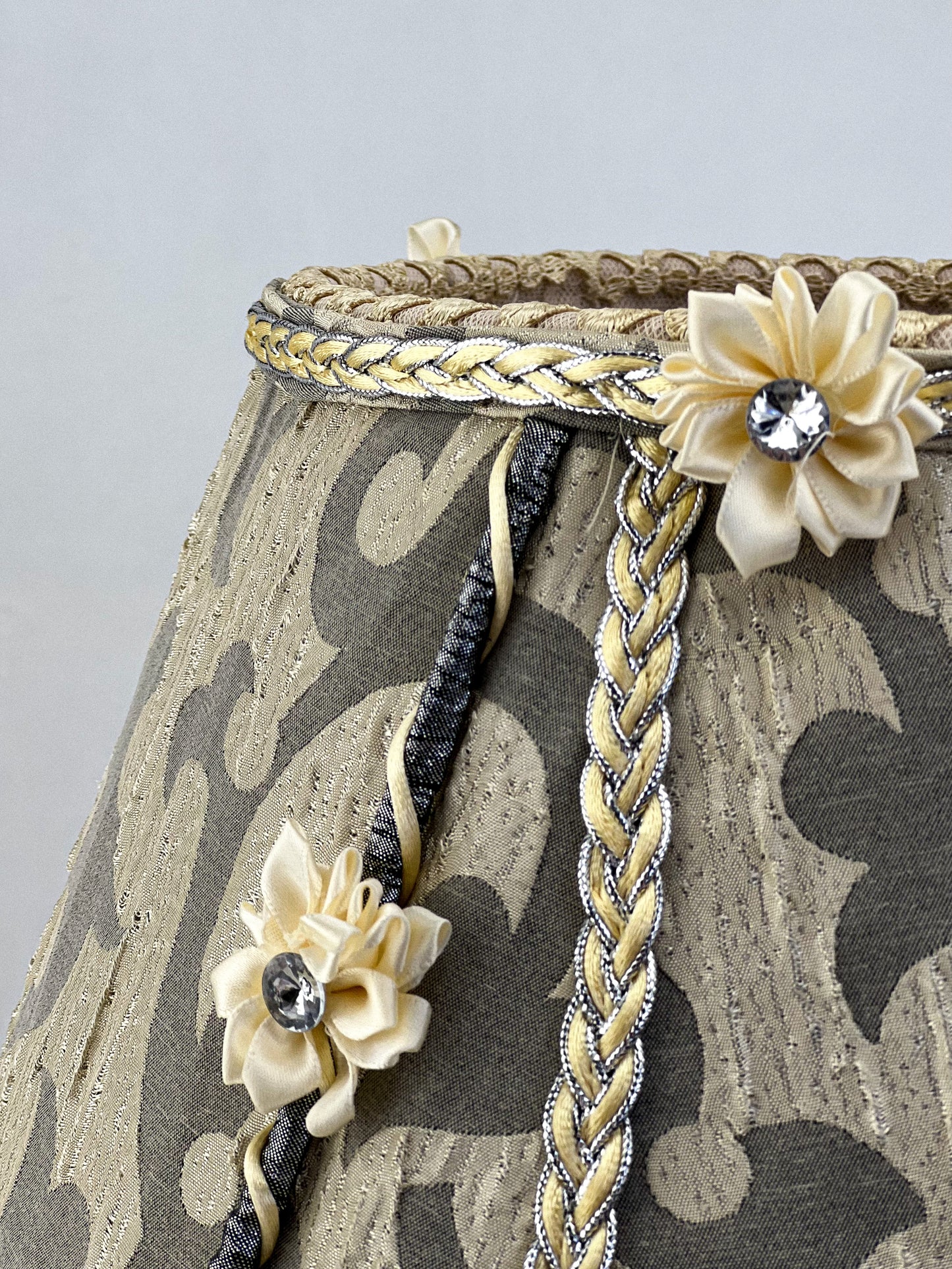 Handmade Silk Floral Lampshade with Fringe: Cozy Home Decor. № 0206