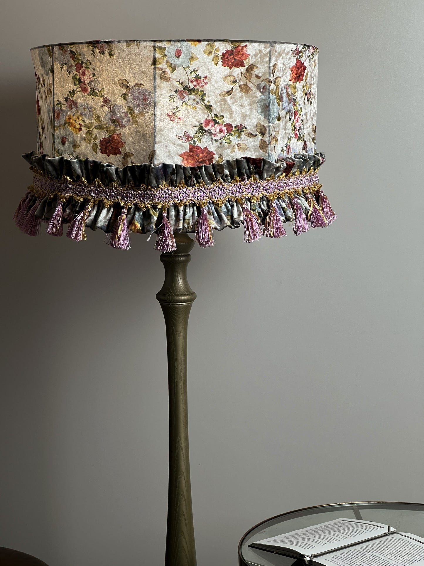 Velvet lampshade with floral print for floor lamps. № 6907