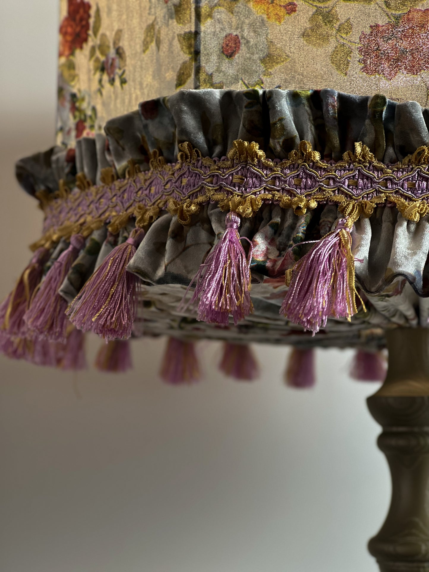 Velvet lampshade with floral print for floor lamps. № 6907
