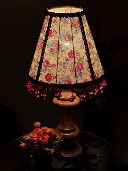 Handmade table lamp with roses. № 5401