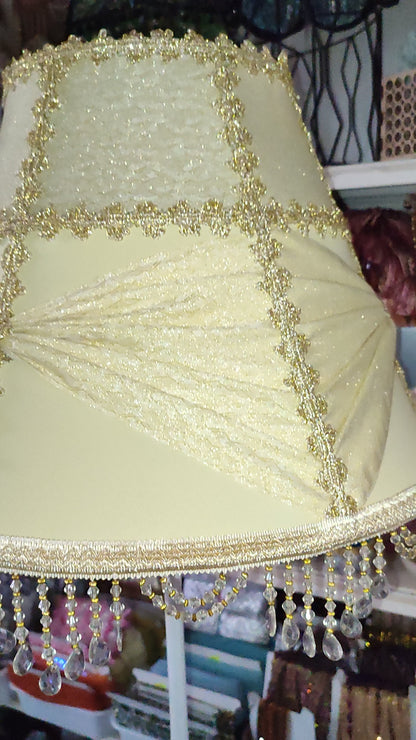 Handmade yellow lampshade with beaded fringe, for lamps. № 3102