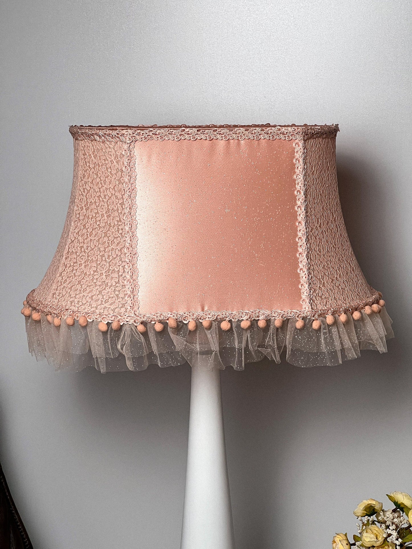 Victorian pink handmade lampshade for a night lamp, vintage style. 5307