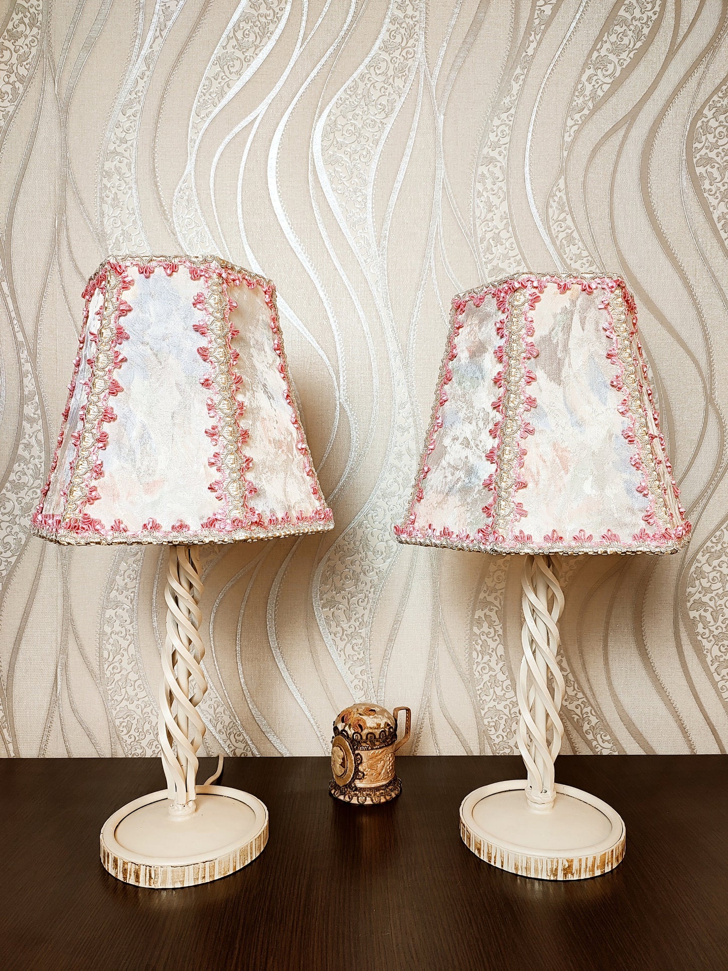 Table lamp. Pink table lamp with a wrought iron spiral base, a fabulous lamp. 7702