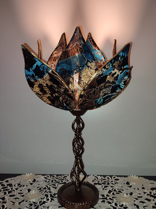 Table lamp, flower lamp, with sparkling blue and velvet petals of an earthy hue. 7801