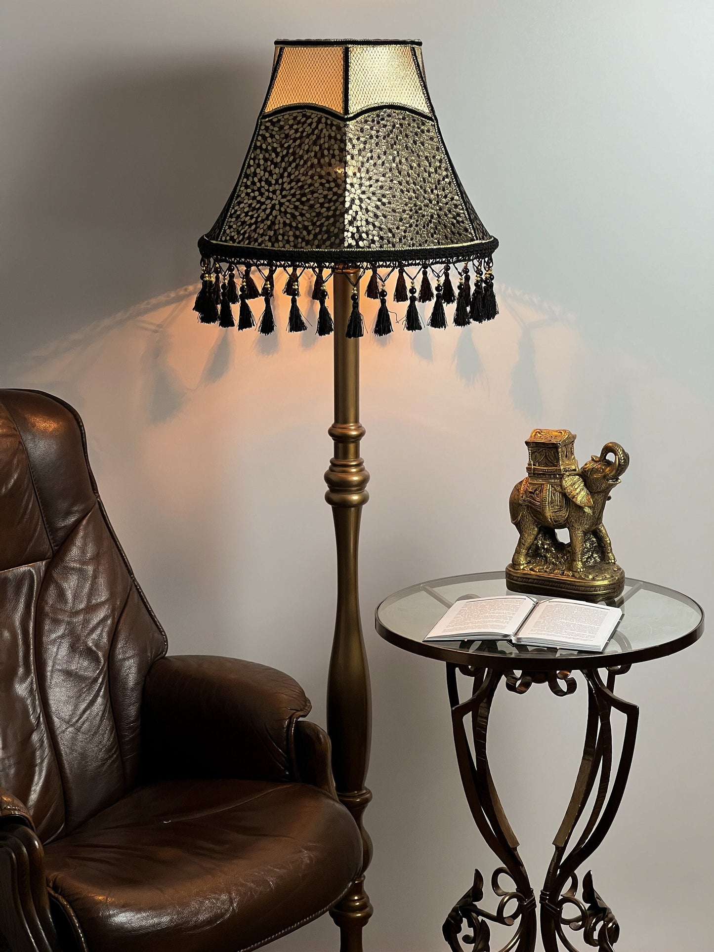 Lampshade, art deco, vintage lamp shade. 3602
