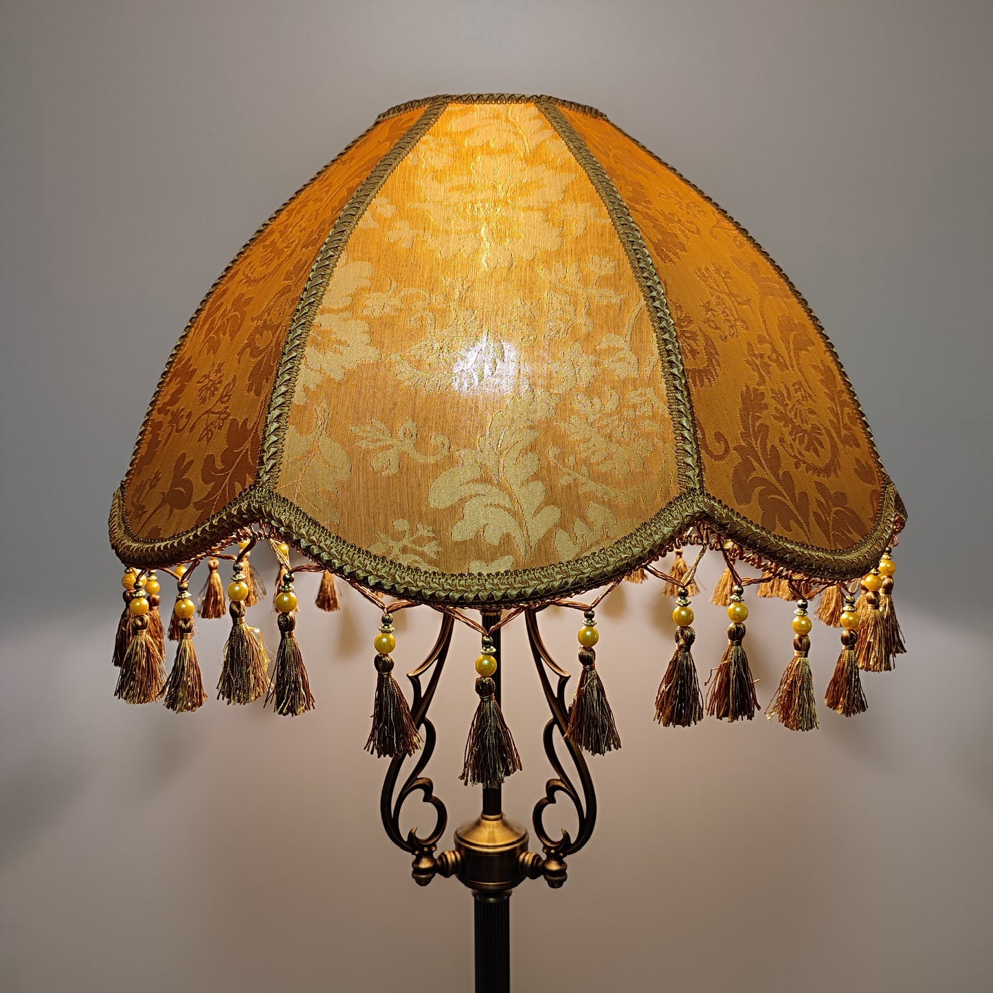 Floor lamp, lamp floor, Victorian Style, fabric lampshade, brass lamp base. 2602м